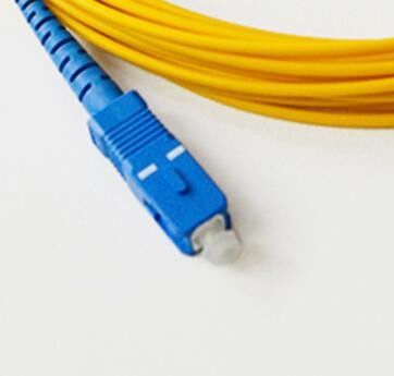 APC Sc καλωδίων μπαλωμάτων οπτικών ινών SM G652D στο Sc UPC 2.0mm 3.0mm